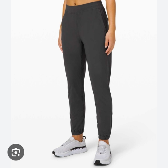 Size 4 Adapted State Jogger - Picture 3 of 3